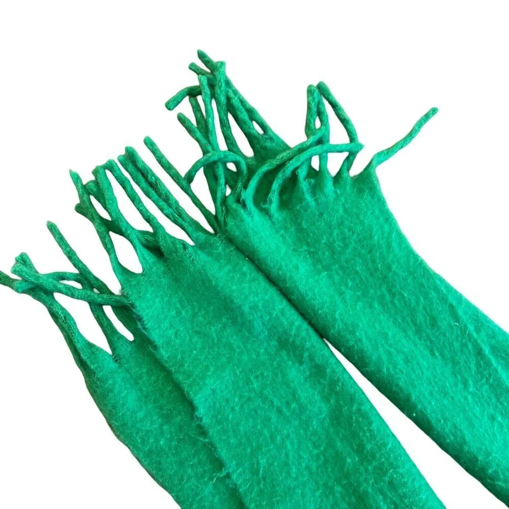 Saks Fifth Avenue Kelly Green Fuzzy Scarf Fringe Oversized Cozy Warm Bold